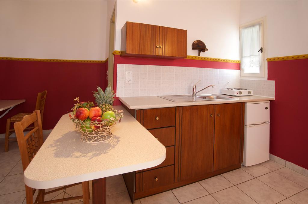 Aparthotel Nostos Mousata Esterno foto
